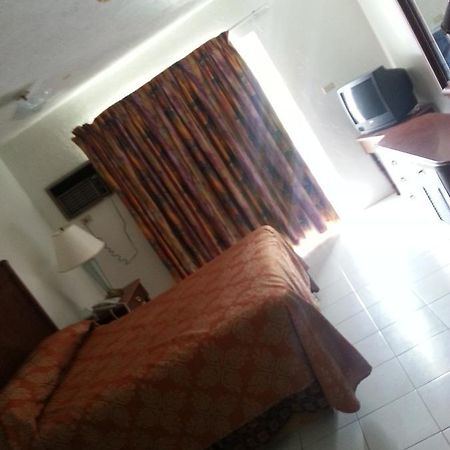 Nettie'S Different Of Nassau Casuarina'S Hotel Exterior foto