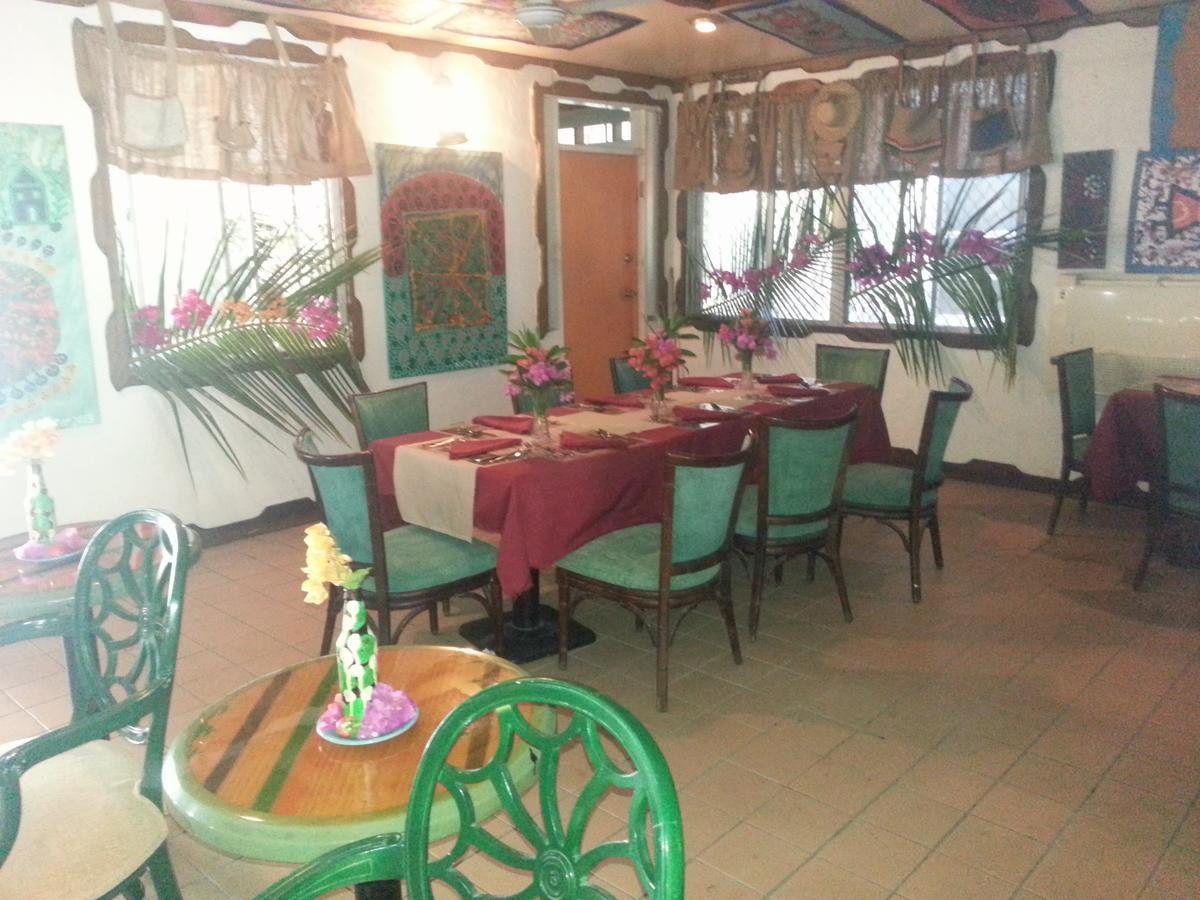 Nettie'S Different Of Nassau Casuarina'S Hotel Exterior foto