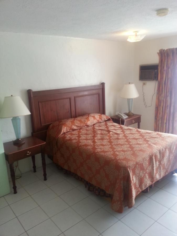Nettie'S Different Of Nassau Casuarina'S Hotel Exterior foto