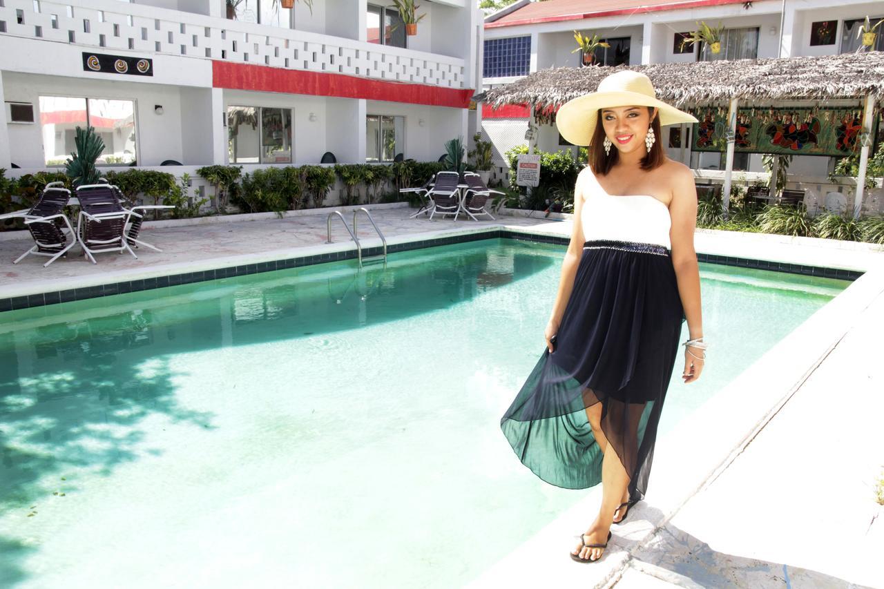 Nettie'S Different Of Nassau Casuarina'S Hotel Exterior foto