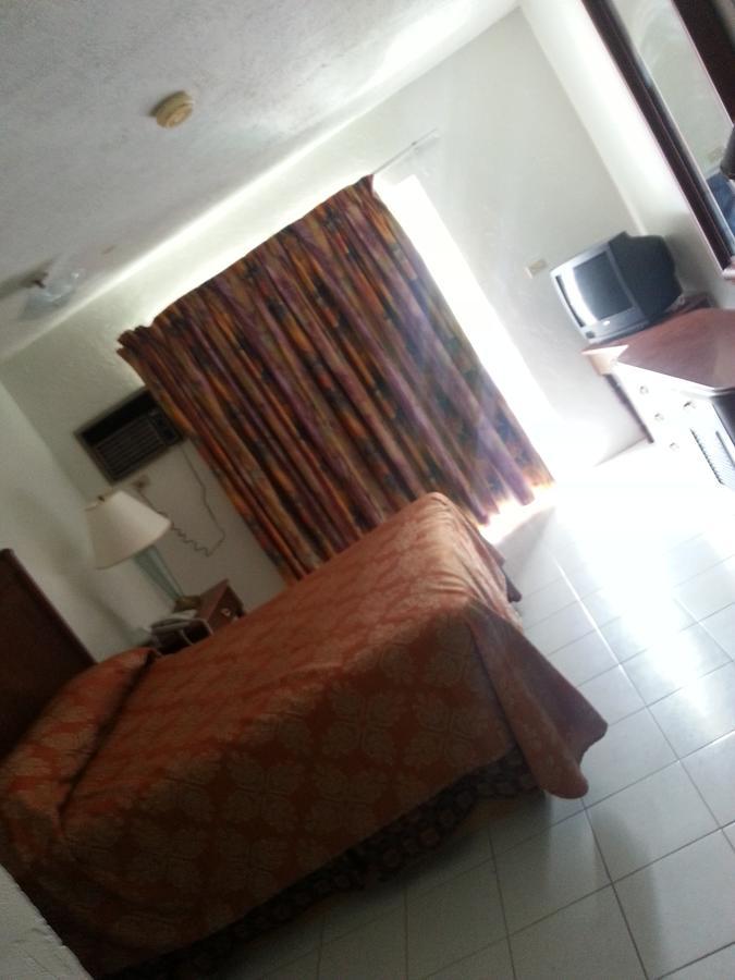 Nettie'S Different Of Nassau Casuarina'S Hotel Exterior foto