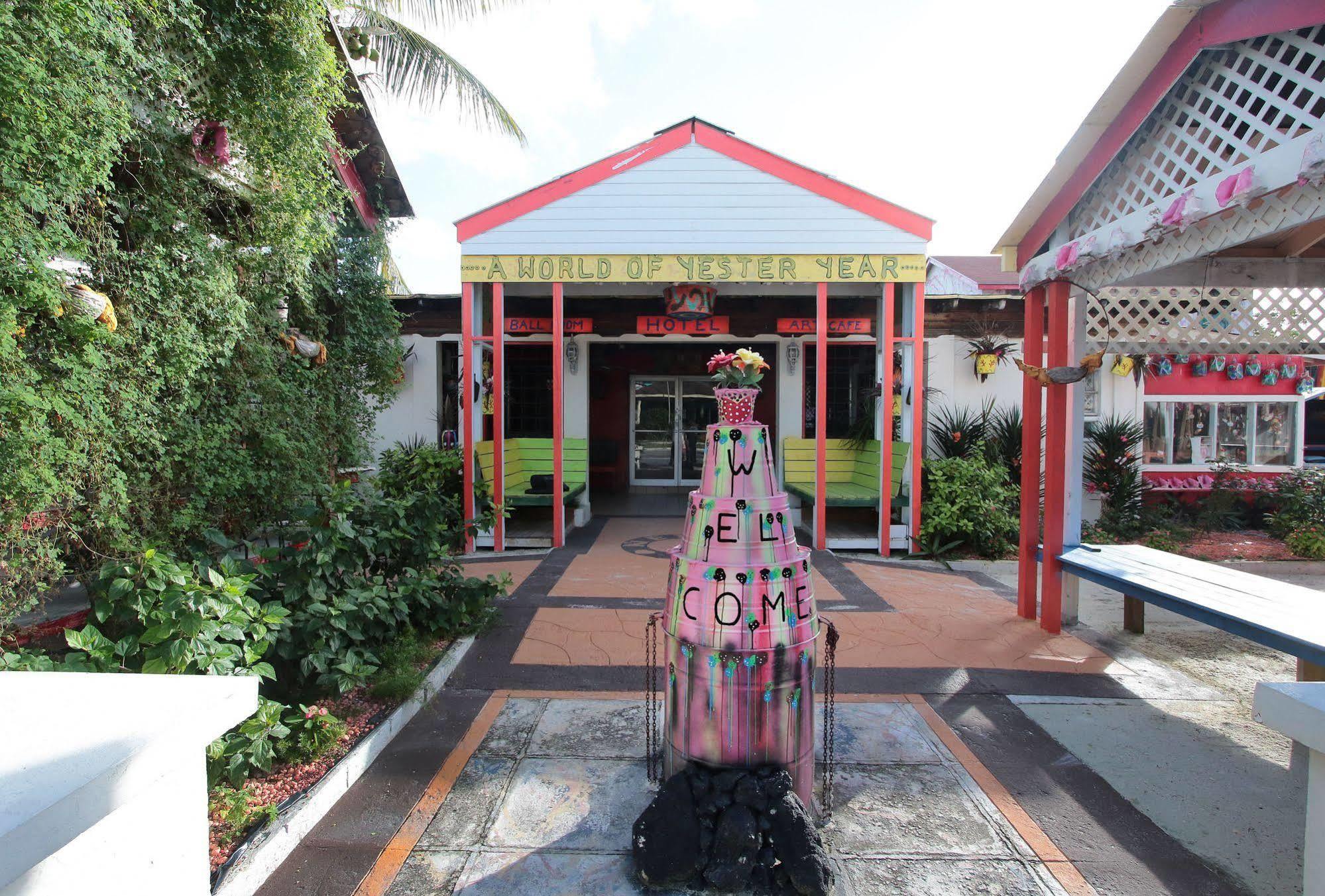 Nettie'S Different Of Nassau Casuarina'S Hotel Exterior foto