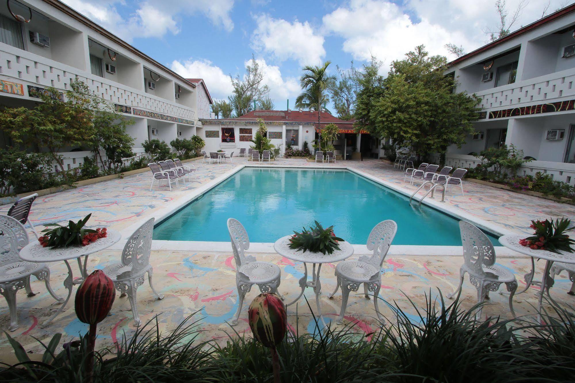 Nettie'S Different Of Nassau Casuarina'S Hotel Exterior foto